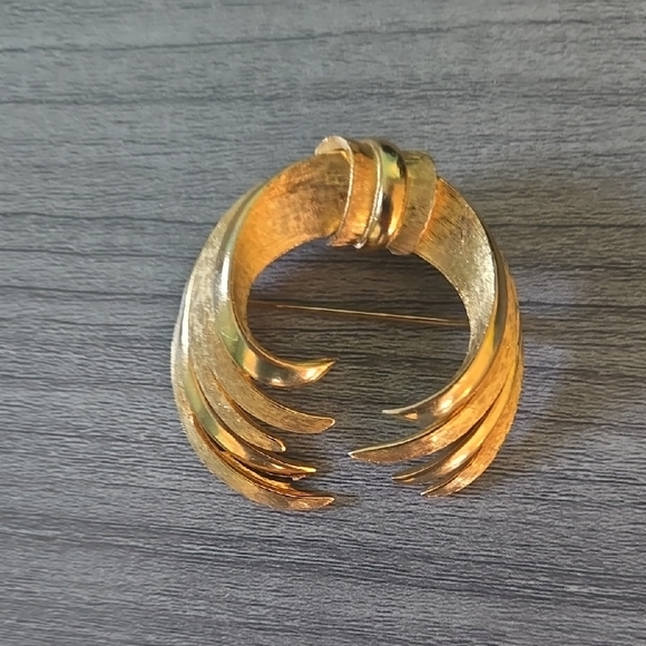 PIM Jewelry - Vintage Gold Tone Brooch Signed PIM Estate Sale Finds Jewelry Pin Brooch